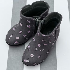 Spring boots from Cat & Jack! Barely worn and in very good condition.